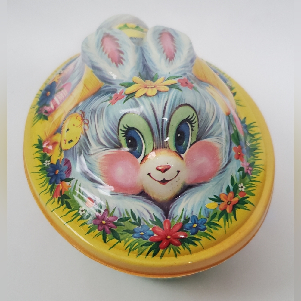Vintage Easter Bunny 3D Molded Plastic Ullman 2 Pc Candy Container Chicks Eggs